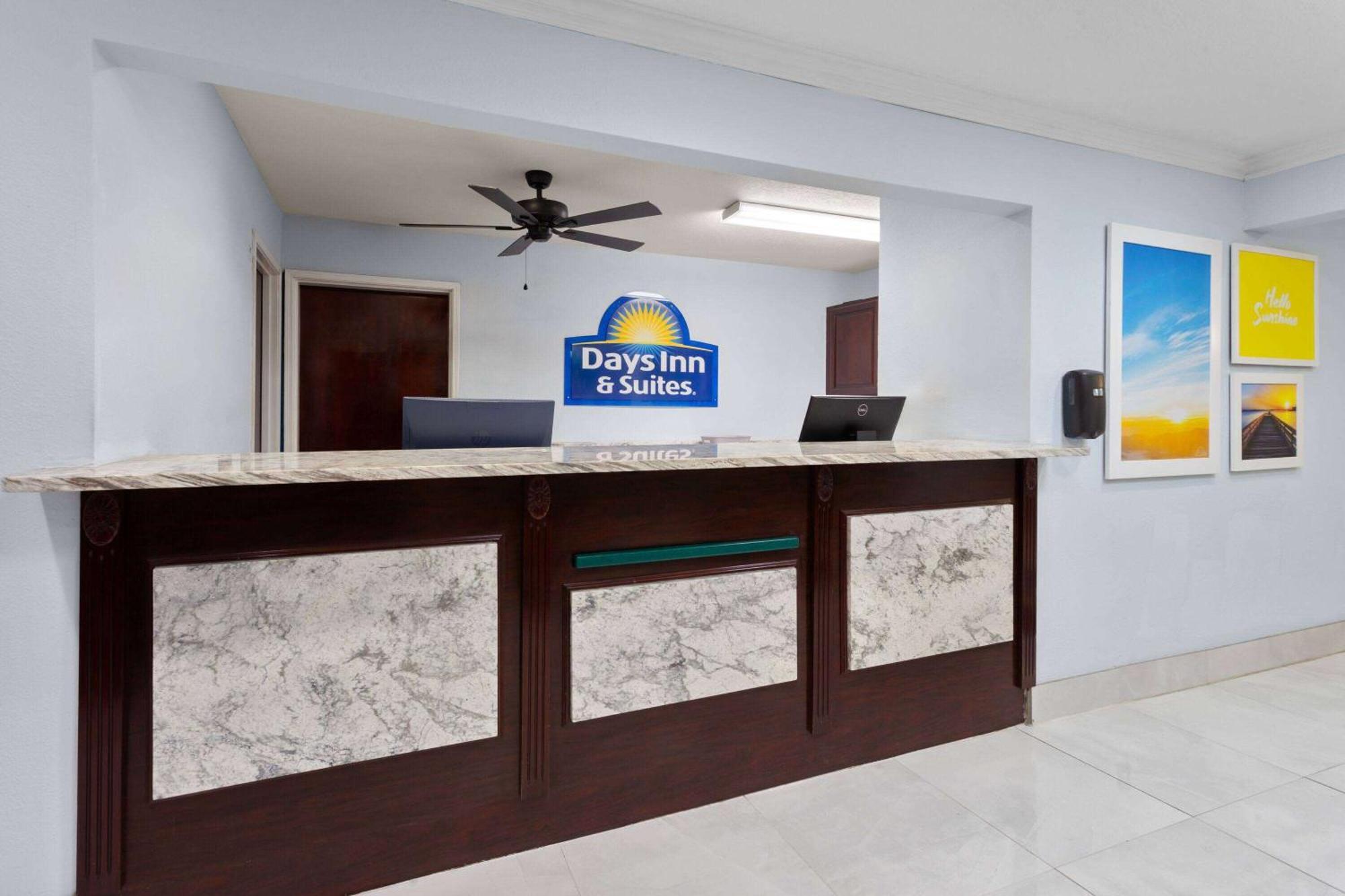 Days Inn & Suites By Wyndham Siler City Exterior foto